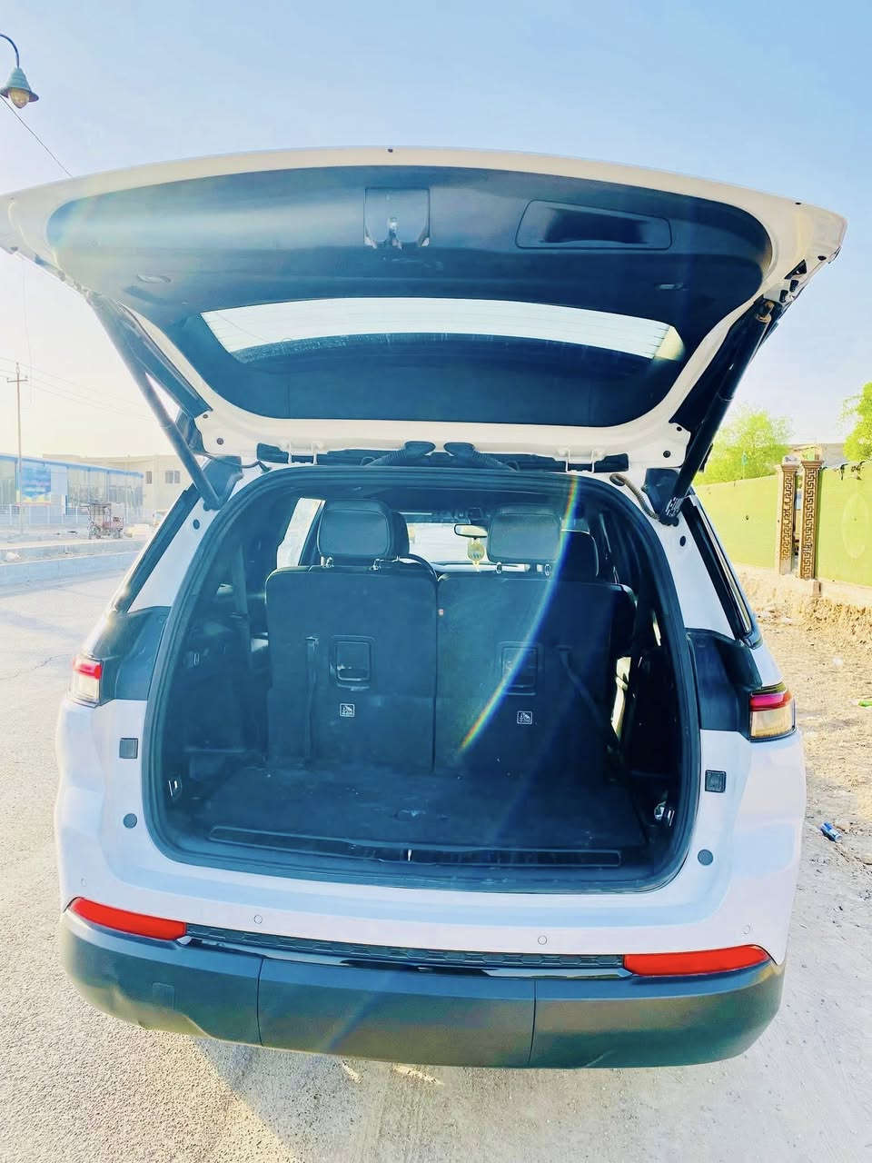 السلام عليكم
جيب البيع الموديل 2024 اللون ابيض 
1لادار 
2سياقه ذاتيه 
3كشنات منفصل 
4شاشه 
تخم تاير ويل جديد 
عداد الاكتروني 
سياره جديده بمعنى الكلمة كلين تايتل 
ماشيه 8زيرو 
صندوق كهرباء 
كشنات كهربائي 
رقم دولي 
بدون حادث مجرد سرقه جاملغ وبنيد مرجعات نفسهن ليبل واحد السعر280يعني شدتين وثمانون  
العنوان بغداد 
رقم الهاتف ***********
