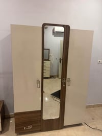 غرف نوم شبابي • مستعمل نظيف • ٥ قطع