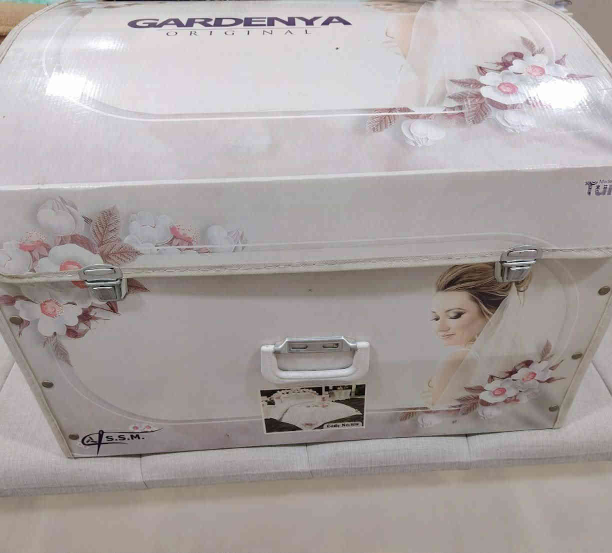 فرشه تخت طخم كامل للبيع السعر 50وبي مجال حك جيه مكاني موصل ايسر حي النهضه قرب ساحه غاز ونفط الفلاح رقمي ***********
