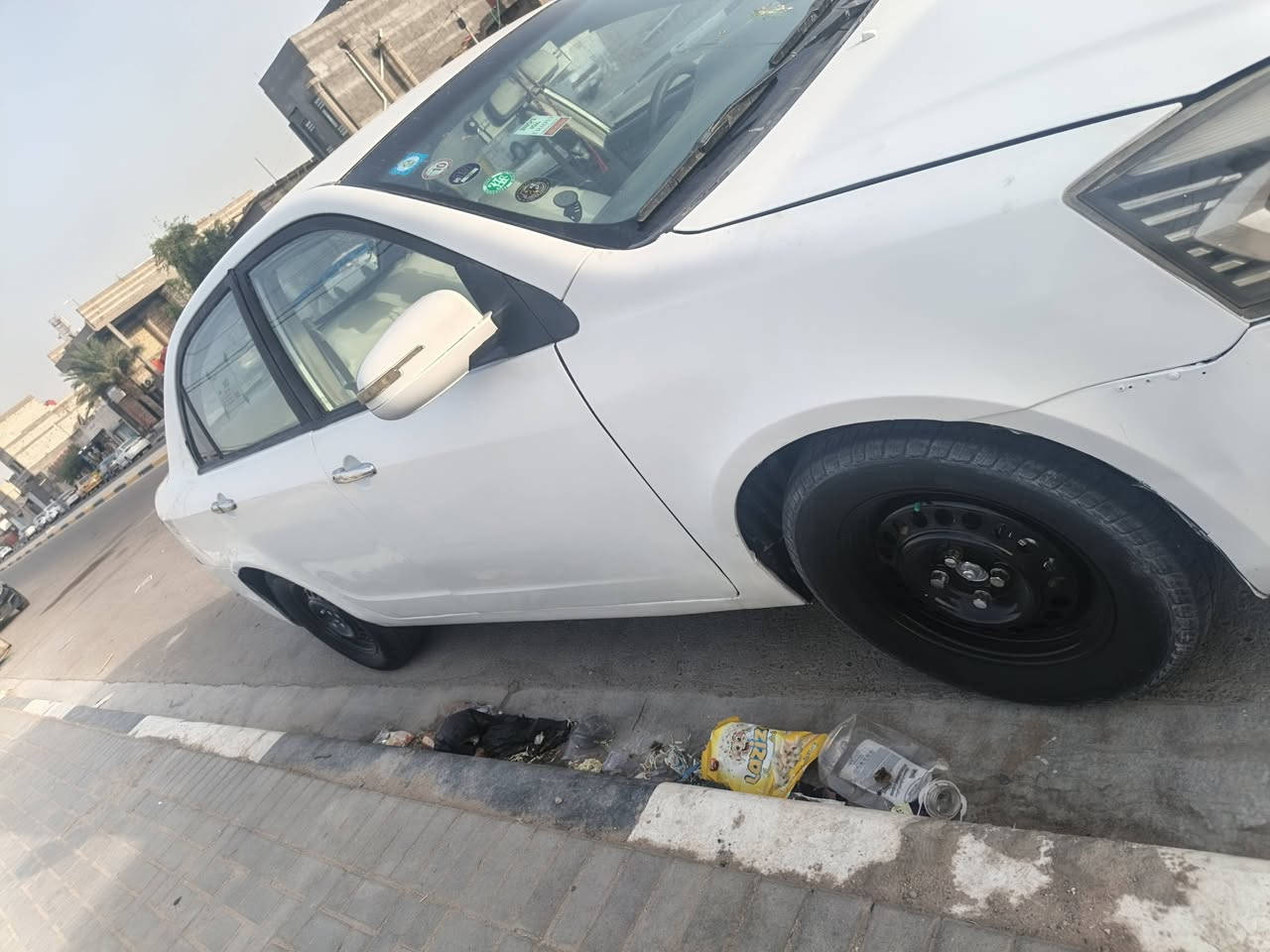 السلام عليكم شباب سياره جيلي موبل للبيع موديل 13 سياره كفاله ضربه وتبديل رشه جماليه فقط حداده ومكينه وقير كفاله تبريد ثلج الواني وابله حي الشهداء سعر 45 وبيها مجال***********
