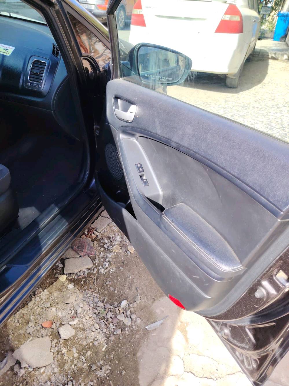 فورتي للبيع 18 ماشيه 141 الف البنيد سبق او جاملق والباب شويه كلير المحرك مفتوح مقفل رواجز او كازكيت بيهه طخات خفيفه مكاني بغداد الدوره ***********
