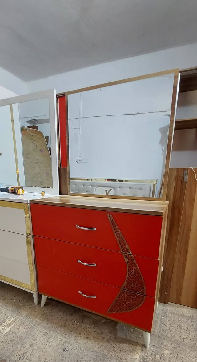 غرفه تركيه 5 قطع نظام سلايت نظيفه كامله مابيها اي نقص.
.
بعقوبه شارع خريسان ***********
