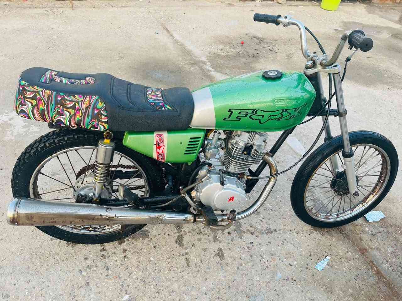 سلام عليكم دراجه لبيع دراجه حلوه ونضيفه 
عراض كله جديد السعر 325 وبيهه مجال المكان بصره 5ميل ***********
