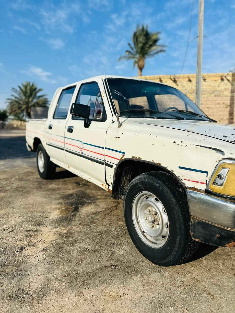 سلام عليكم  سياره بيكم للبيع 90 سيارة كامل مكينه وكير وكهربايات كله شغاله سنويه بعد شهرين تنفذ  ( مكان السيارة الناصريه قظاء الشطره) رجااء ال مو شراي ال يكسرر حلال ال عالم // سعر 40 او بيه مجال ال شراي/(رقم الهاتف ***********) ملاحظة سياره شرط تحويل
