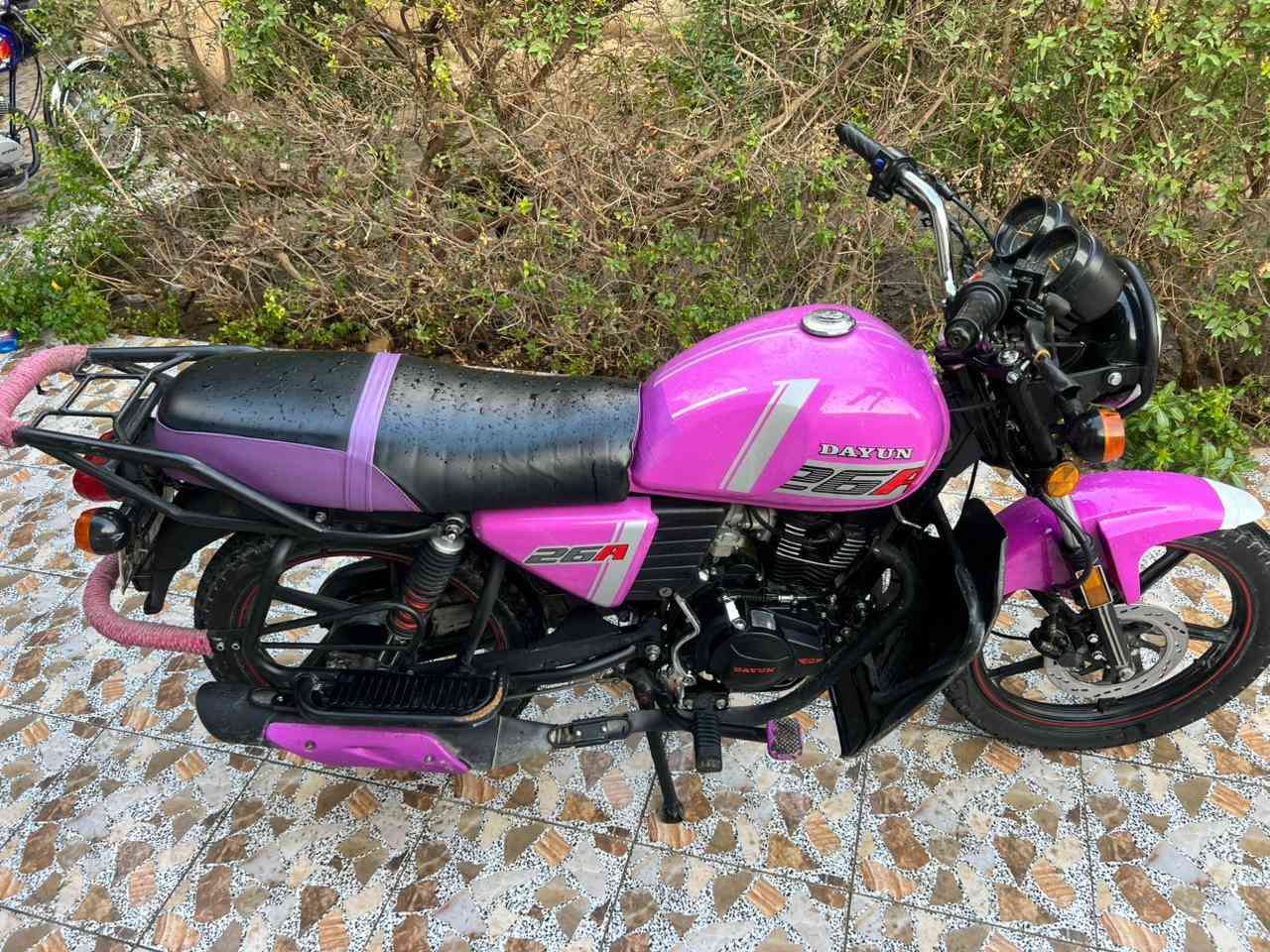 السلام عليكم 
دراجه دايون نفخ( مرقم ) للبيع فقط  
بسمي مداور بنفس اليوم موديل 23 ترقمت ب 25 كفاله عامه من كلشي تجي تفحص وتشوف بعينك دراجه كلش نضيفه تفيلس ما مفيلسه  سعره 2250 وبيه مجال مكاني حله مركز بكرلي خاص متواجد رقمي :***********  ***********
