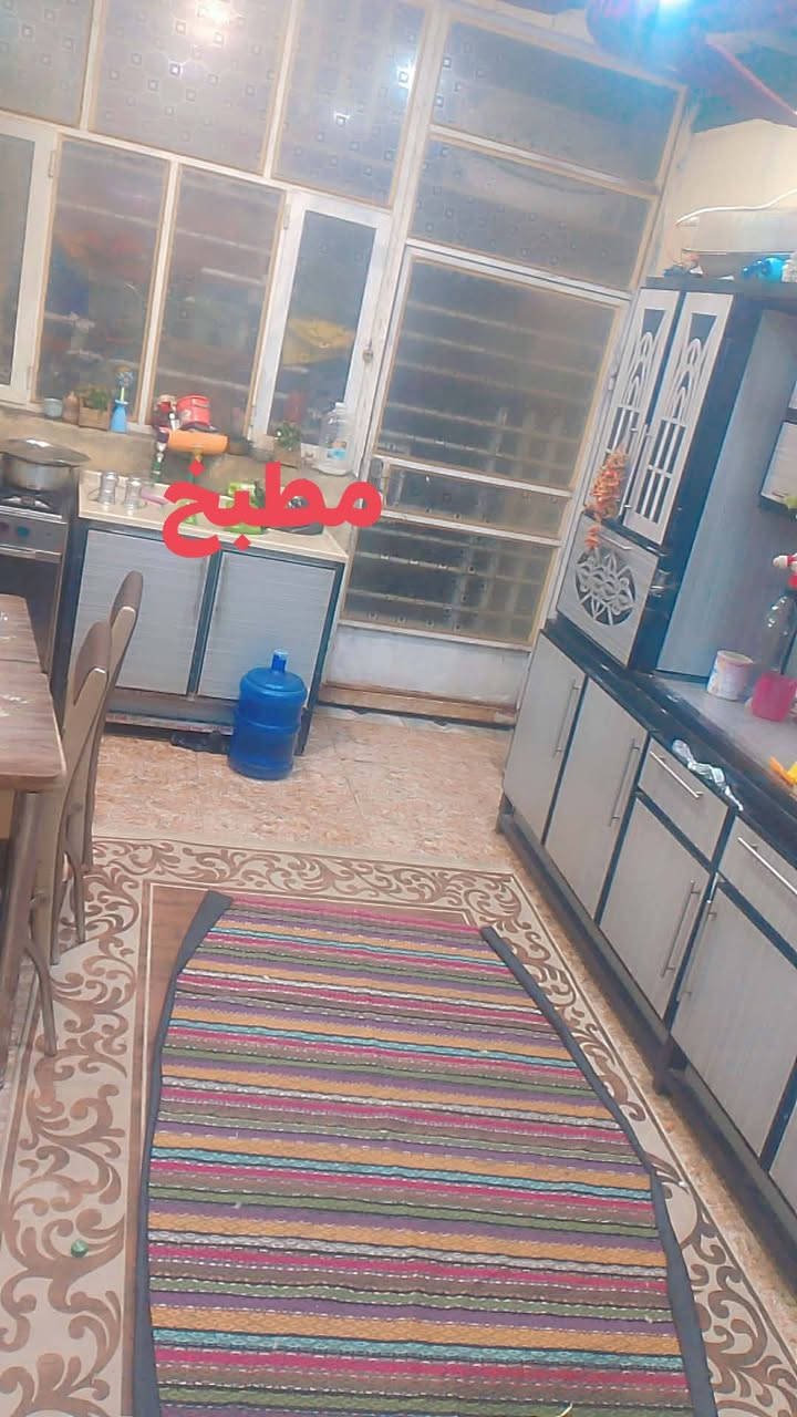 السلام عليكم
مشتمل جاهز للبيع ..........حي ذويب الثاني ...
شارع تبليط 
غرفه 6*4
صاله 5*4.5
مطبخ 5*3
استقبال 5*3
صحيات داخليه +صحيات خارجيه +حديقه صغيره+طرمه سياره 
سقف سندويج مغلف ......ارضيه بورسلين كل البيت 
جدار...جص وبورك وتغليف 
***********
