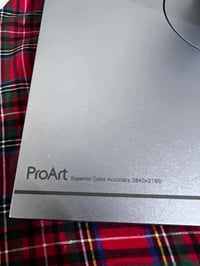 27 إنج • 4K UHD • IPS 100% sRGB