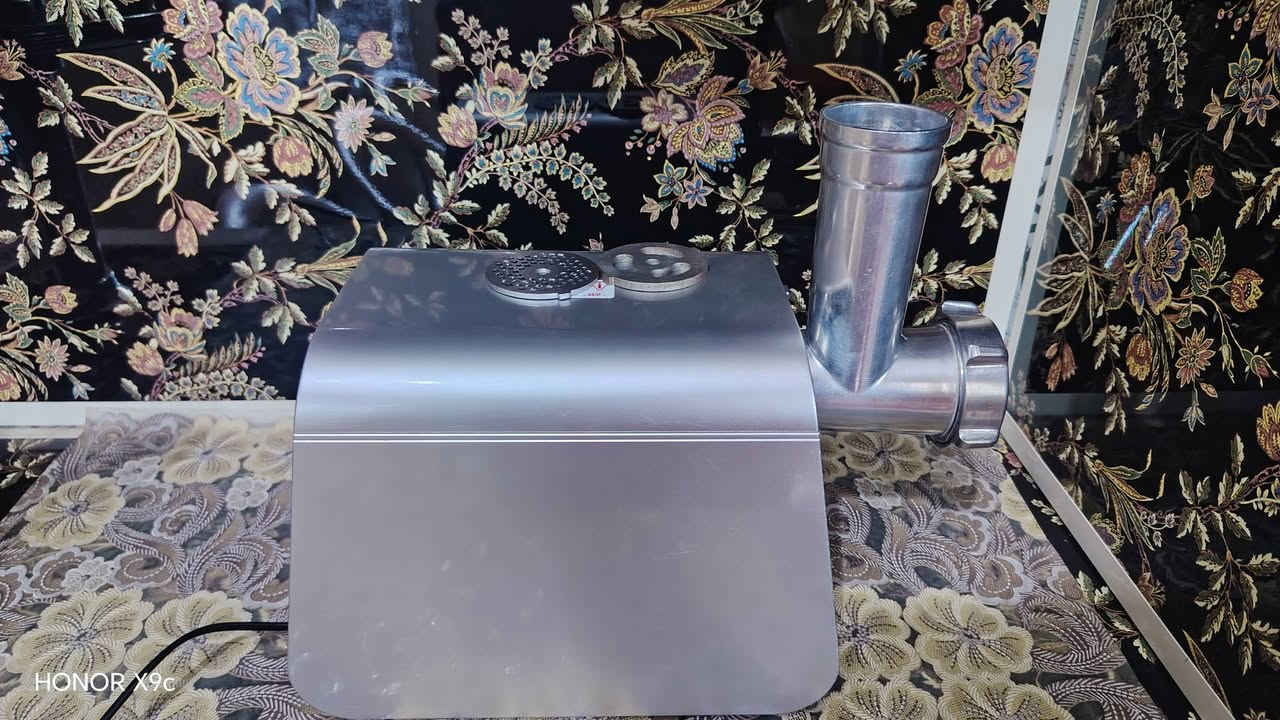 سلام عليكم عندي مثرامه للبيع لاستفسار ***********
