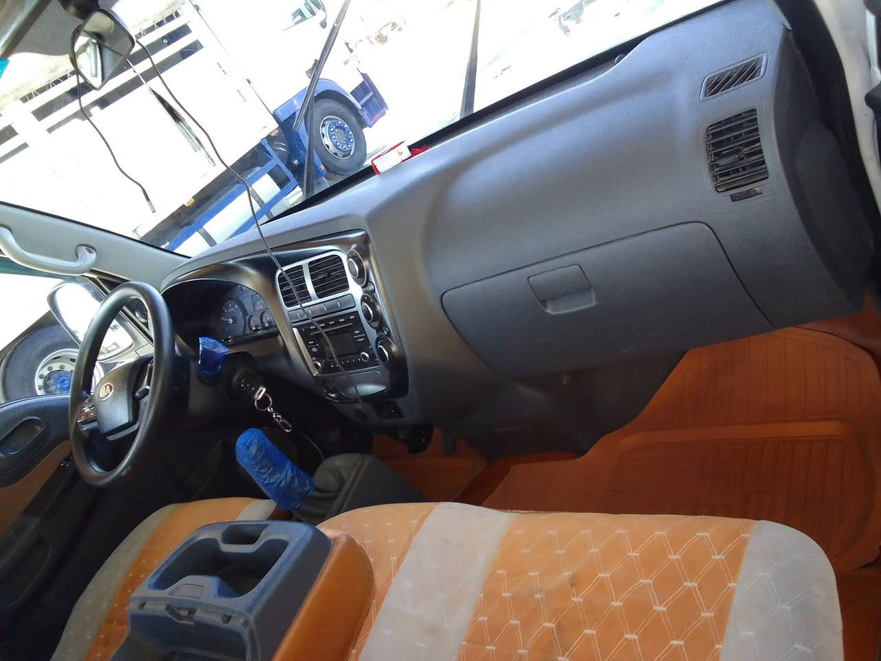 سلام عليكم كيا مفتوح موديل 20كفاله عامه سونارها وياها كير مكينه حداديه رقم نكليزي طشت جديد منضومه زنون السنويه لل30 بسمي بيع مباشر مصفره من كلشهي هزه جديده ماصارها سبوع السعر 135 واليدور جوه 30 لايتعب نفسه رقم موبايل *********** سياره نضافه خير من الله وبالعافيه على الياخذها
