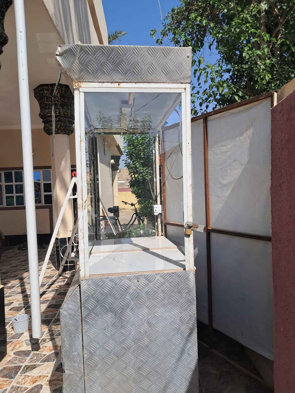 عربانه جوكر 
كاملة مع باب تنقفل ايضا للاستفسار ***********
