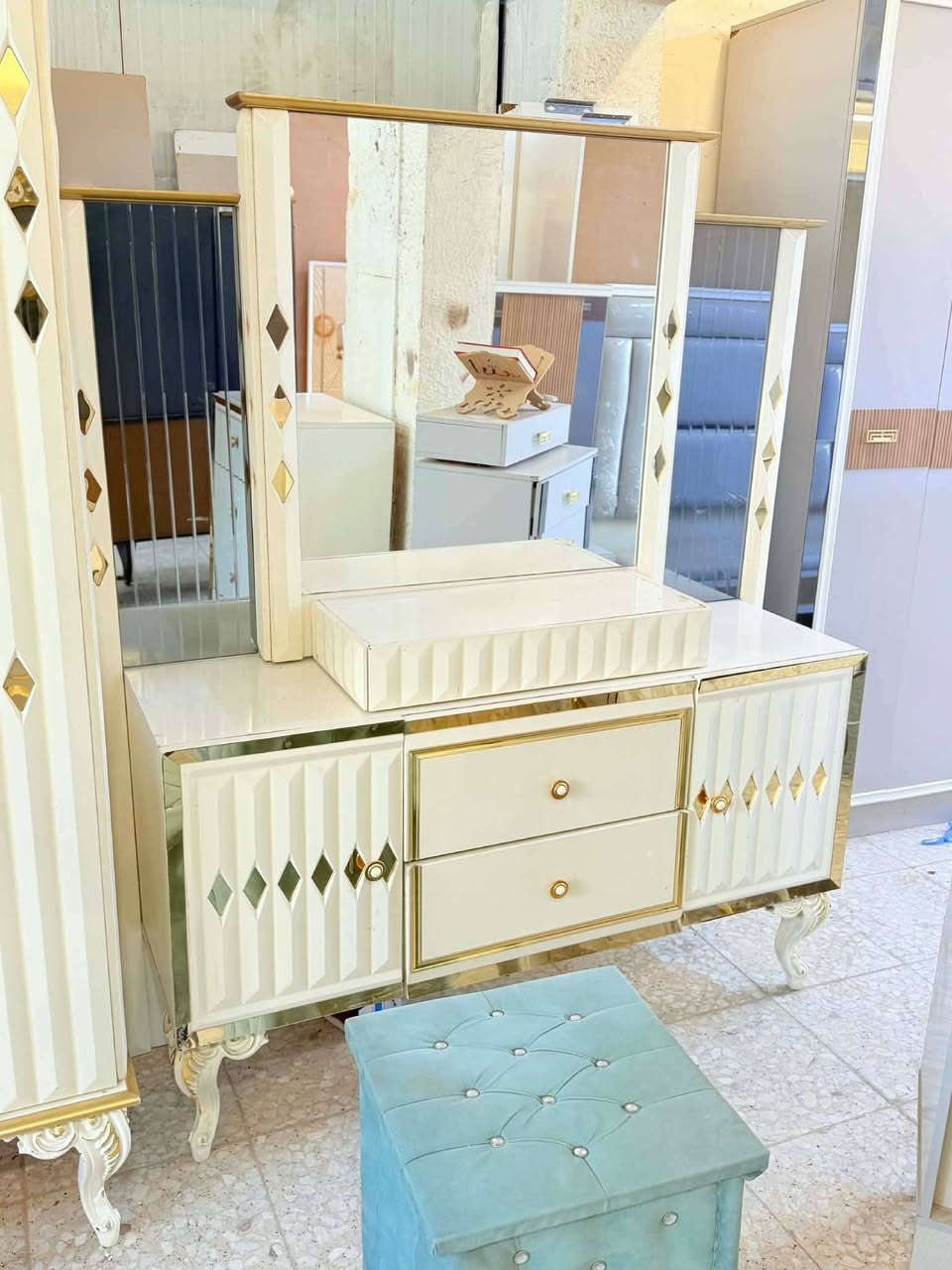 ✨ غرفة تركي 🇹🇷ملكي 👑  صبغ حراري  8 قطع 
 نظام سلايت 
سرير مخزن عملي
 ضهر بلوك
 قماش وتر بروف أصلي
✨ نظافة 80/💯
شد ونقل مجاني داخل بغداد
 توصيل للمحافظات بأسعار رمزية


**إذا كنت صاحب هذا الإعلان وتريد حذفه لأي سبب، رجاءا أرسل رسالة إلى الدعم الفني**