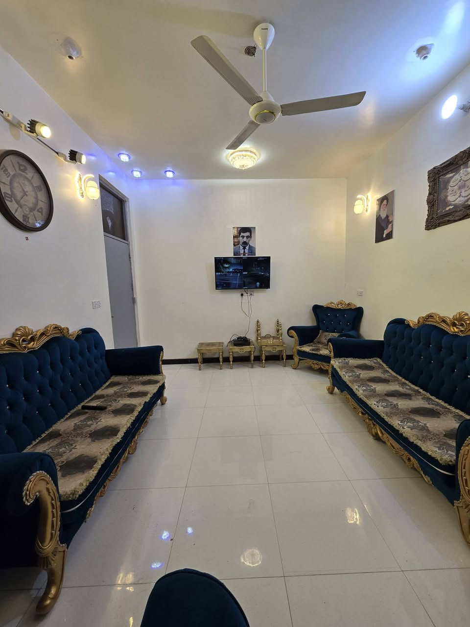 🔵اعلان رقم 141

#منطقة_الفلاحيه_حي_الامام_الرضا_قرب_اسواق_النخيل
 مشتمل طولاني للبيع يبلغ مساحته
110متر
الواجه 5.5 م 
النزال 20 م 
الشارع 10 م على ساحه
طابو صرف بناء حديث

🛑 ط1 
غرفه نوم ،،صاله ،استقبال ،،مطبخ، مجموعه عدد 2
🔴 ط2
غرتين نوم ، صاله مجموعه

🟩 السعر  _ علق (تم)

🍁🍁🍁🍁🍁🍁🍁🍁🍁🍁
للاستفسار او الاتصال على الأرقام التالية 
المكتب:📞📞   ***********
🍁🍁🍁🍁🍁🍁🍁🍁🍁🍁
عنوان مكتبنا : 🏦#الفلاحية_قرب_صيدلية_كربلاء
