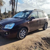 كيه كارنز موديل ٢٠٠٩ خليجي سياره ٧ راكب بيه صبغ احزام ترهم مراوس للاست...