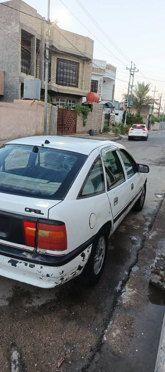 السلام عليكم اوبل فكتره محرك 2000  مكان السياره فلوجه السعر 27 وبيها مجال بصيط
***********
