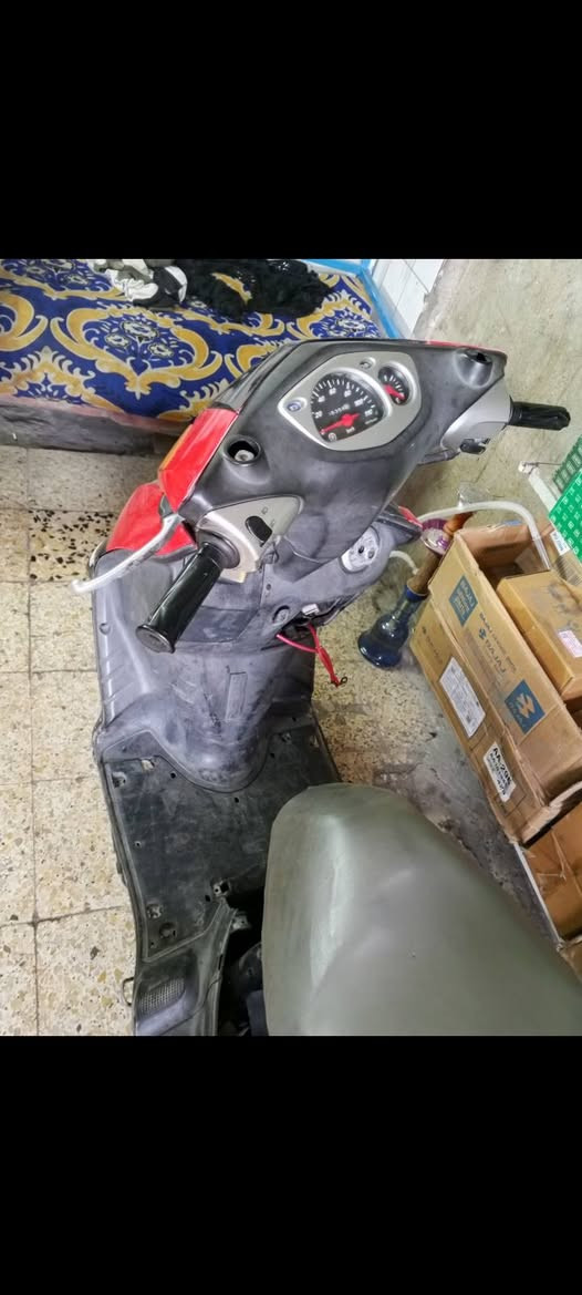 سلام عليكم دراجة سكنس نثيه للبيع سلف هندر كفرات موجوده السعر 450 مكاني الدوره ابودشير  ***********
