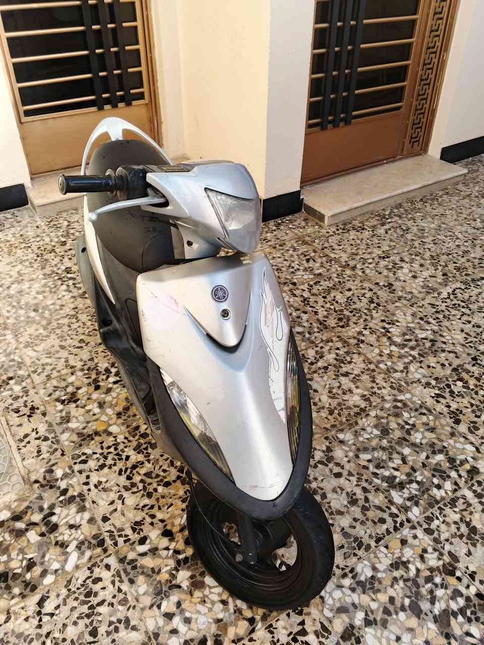 السلام عليكم دراجه ماكس عدله حلوه
ومكينه ممفتوحه وناعمه تخبل السعر 850وبيها مجال 
العنوان بغداد رئاسه العبيدي شارع 20 وهذه رقمي ***********
