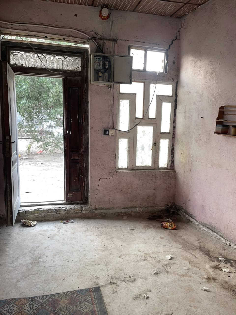 متوفر مشتمل للإيجار شارع المطار الجديد مقابل أسواق فدك 15 متر عن الشارع ***********
