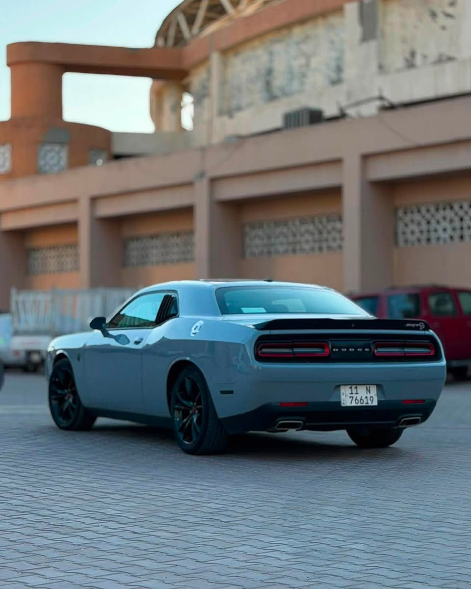 Dodge Challenger 2021 🔥
دودج چالنجر

• اللون: سموك مميز 
• المواصفات: SXT
• المحرك : 3600 - V6
• شاشة + كامرة + تشغيل عن بُعد
• باقي المواصفات المعروفة ✅
• تخم تاير مشلن 255/45/20 ويل جديد 

عليها عدسة اوزوم 250$
ادامة كاملة على السيارة

الحادث : السيارة جاملغ وبنيد صبغ فقط بدون أي إيربك
مثل ما موضح بالصور كلها باقي سليمة والسيارة مكفولة

• الممشى: 68 ألف
• المكان: السيديّة

السعر 176$ وبيه مجال

📞 *********** رصيد فقط
📞 *********** واتساب فقط
