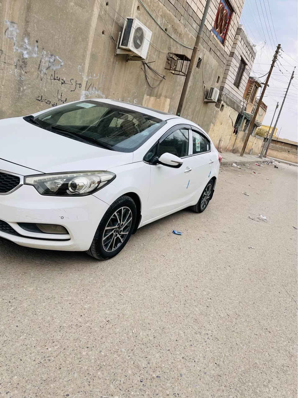 السلام عليكم كيه سيراتو مديل 2016 رقم أربيل وكاله وتحويل السياره مكفوله من كلشي حته من البارد فول مواصفات فتحه لد امامي وخلفي شفتات استيرن تبريد قطعتين مكينه 1600 شاشه  للاستفسار *********** شط العرب, البصرة
