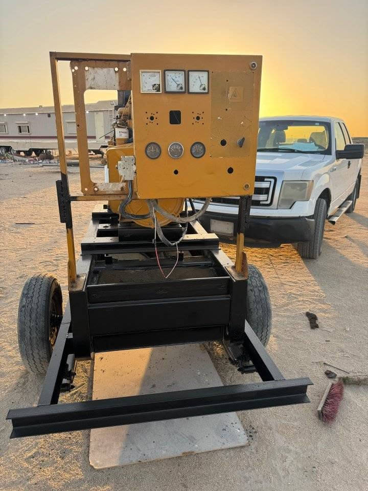 بيركنز مديل 2000 حجم 30 k زيرو شرط توصيل لجميع المحافظات موجود سعر 12 ورقة تواصل واتساب *********** ملاحضه هوا والعربة مالته
