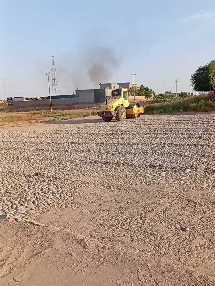 بسـم اللـه الرحمـن الرحيـم
ارض للبيـع ... ارض للبيـع
يوجـد قطعـه ارض ممـيزه للبيـع مسـاحه ( 718م )ركن على شارع تبليـط واصـل جميع الخدمات ماء وكـهرباء اسـواق مـدارس..القطعـه تـم تعديلـها وفرشـها بالجلمـود والسبيس
موقـع القطعـه بالسكنيـه
مدخل محطه الكهرباء موقعـها موضـح بالصـور والرسـم
للتواصـل (***********) وتساب
