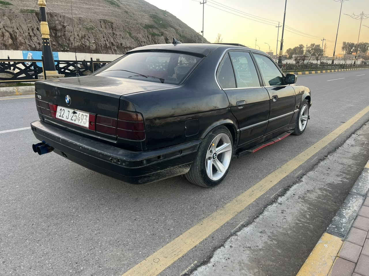 سلام عليكم بي ام للبيع. 
حجم ٥٢٥ محرك كير جدد مامفتوحات كير عادي بسمي 
سعر ٤٠ بيها مجال 
***********
