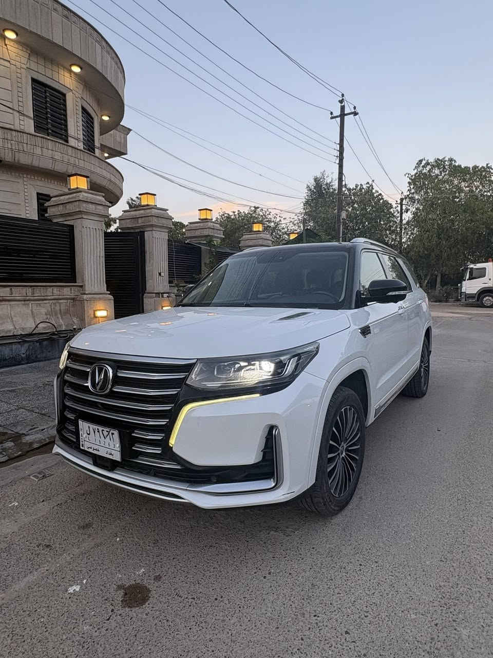 السلام عليكم 
-للبيع : شانجان cs95موديل 2022 
-فول مواصفات فئة رويال
-بغداد حره 
-وكيل جوهره البخيت 
-للبيع فقط  
-عداد 104285 قابل للزيادة
-سيارة مكفولة من الحوادث بيها شخطات بسيطة موضحة بالصور
-للتواصل عبر واتساب فقط 
رقم لهاتف ***********

