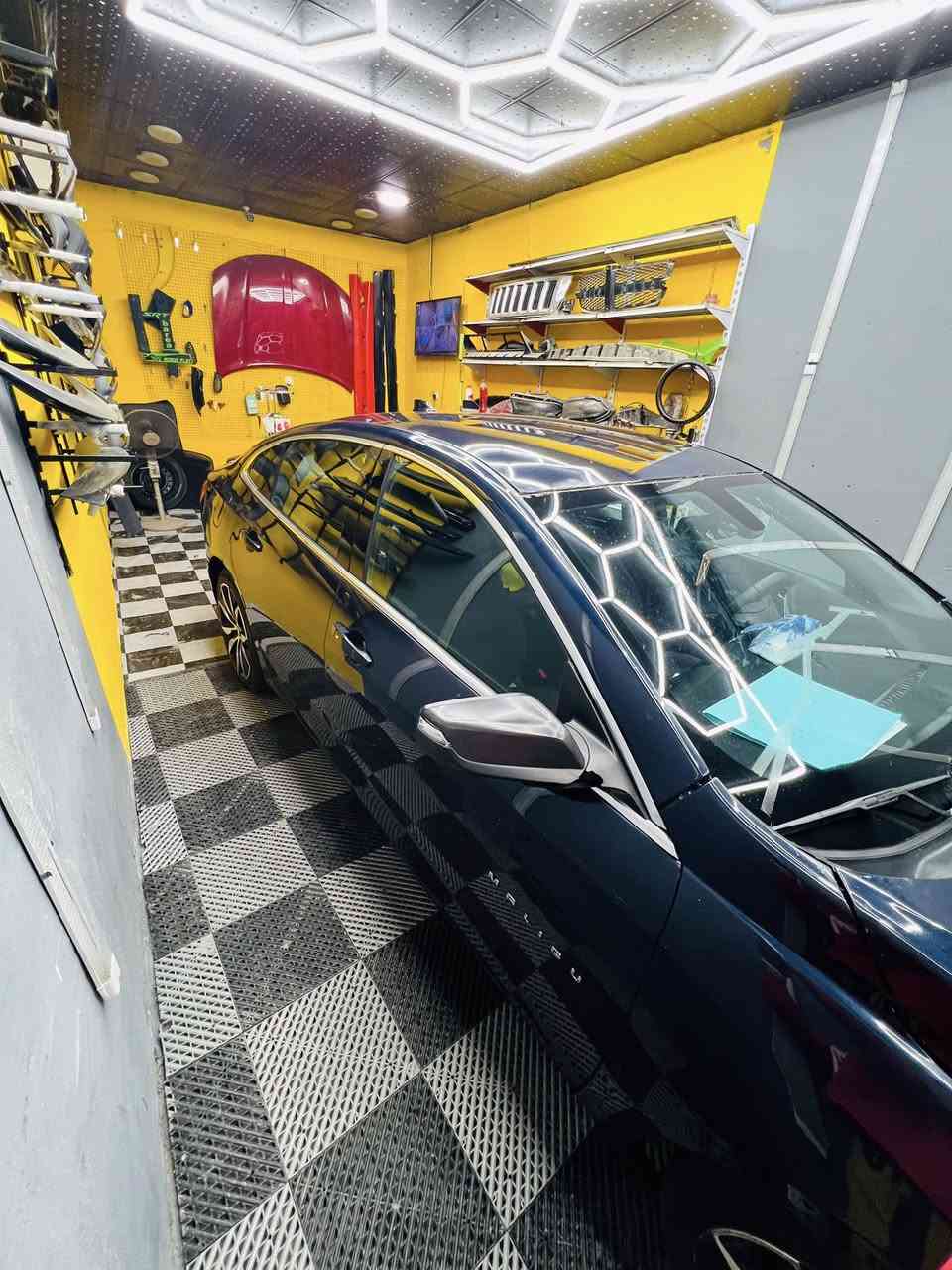 السلام عليكم ماليبو 2017 استخدامي الشخصي 
بيع مستعجل بسبب الدراسات 
مواصفات lt 
1500تيربو 
بصمة تشغيل 
بصمة 4 ابواب
كشنات كهرباء 
اشاير بالمرايا
كشنات جلد ومخمل
ويل كب شكل وردة مميز
تاير18
حادثهة صفحة بنيد وجاملغ ايسر 
وبالعراق جاملغ ايمن دعمني ابو ستوتة
وبيهة بارد بالباب الايمن
الباقي كفالة 
سويتلهة ادامة بولش ونانو قبل اسبوع ب3 اوراق
السعر 92 مع المجال 
المكان الحلة بابل
للتواصل ***********
