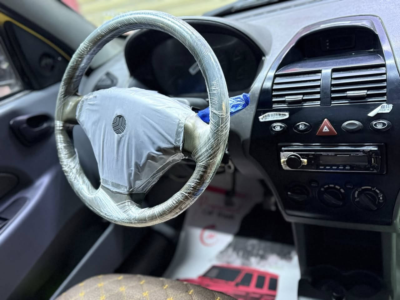 السلام عليكم طيبه موديل 15 للبيع مصفره هيئه وغرامات سنويه جديده مجدده بغداد رقم انكليزي السياره جديده الله شاهد صدر امامي خلفي جديد غرفتها مدرشمه كلها مسويها 250 بس دوشمه لا ضربه لا صبغ ولا تبديل زوج تايرات جديد سياره مناقصها ابره السعر 43 العنوان بغداد الكرخ هـ***********
