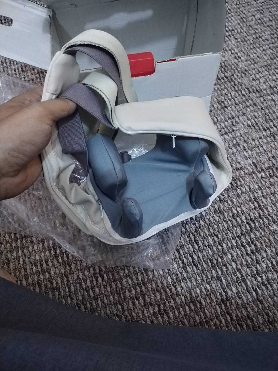 جهاز مساج رقبة وكتف
أصلي وكالة اورجنال 
يشتغل ع شحن تايبسي
يعني بدون كهرباء اشحن واستمتع بالمساج
تكدر تسوي بي مساج لكل الجسم 
بي 3 سرعات كلش مريح 
للحجز على خاص 
أو مراسلة واتساب ***********
توصيل لكل محافظات العراق
