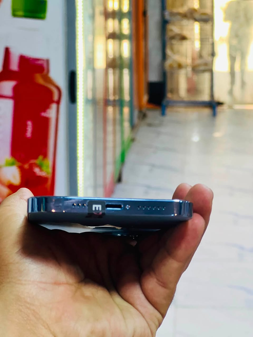 للبيع ايفون 13برو ماكس
لون بحري 

ذاكره256

بطاريه94

كلو شرط

سعر725

***********

***********
