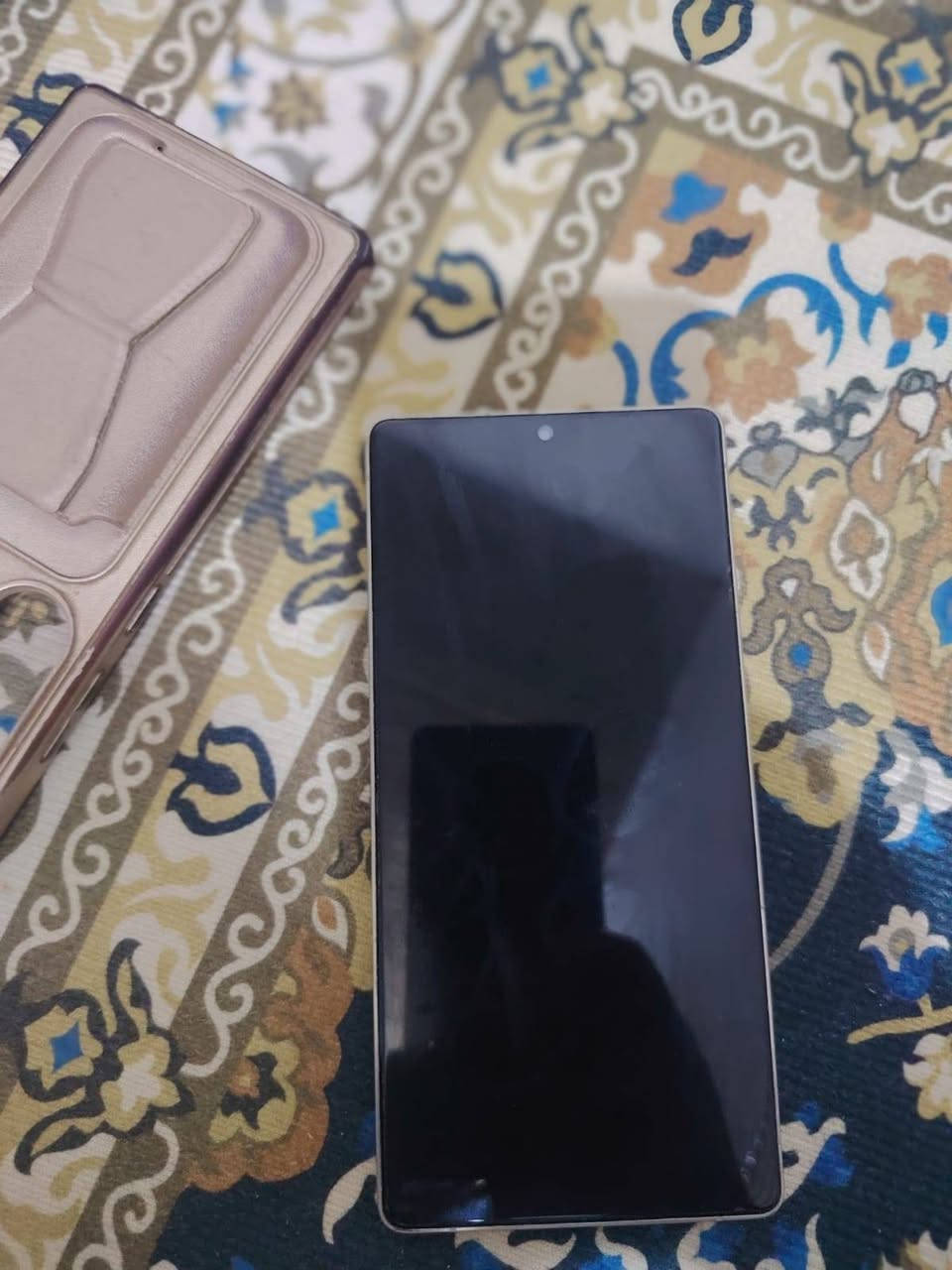 سلام عليكم جهاز لتراء s25نضافه كلش نضيف جهاز ع وضع شركه ذاكره 256 سعر مليون 400 وبيه مجال شوي تواصل ع رقم ***********
