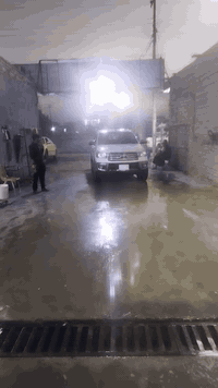 سياره البيع رقم مثنى مشروع وطني مكفوله كفاله عامه ماشيه 80الف مكان سياره العماره سعر 265 بيه مجال رقم الهاتف ***********
