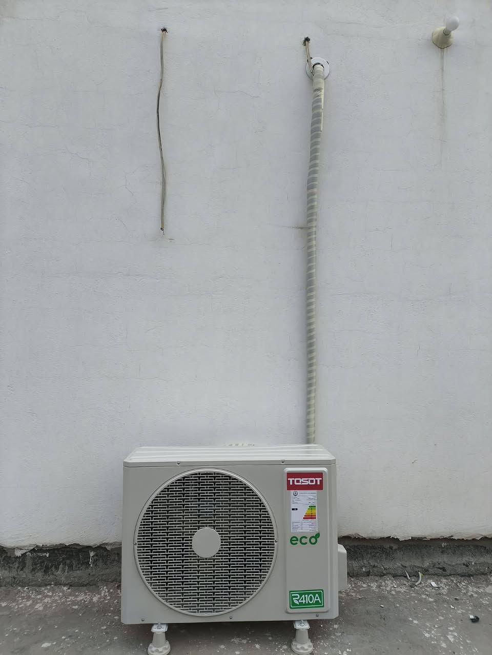 تم تنصيب سبلت جداري 2 طن غاز 410 نوع توسوت في منطقة مشروع المسيب 

ورشة سيف حكيم لصيانه وتنصيب وأدامة كافه اجهزة التبريد
***********
***********
