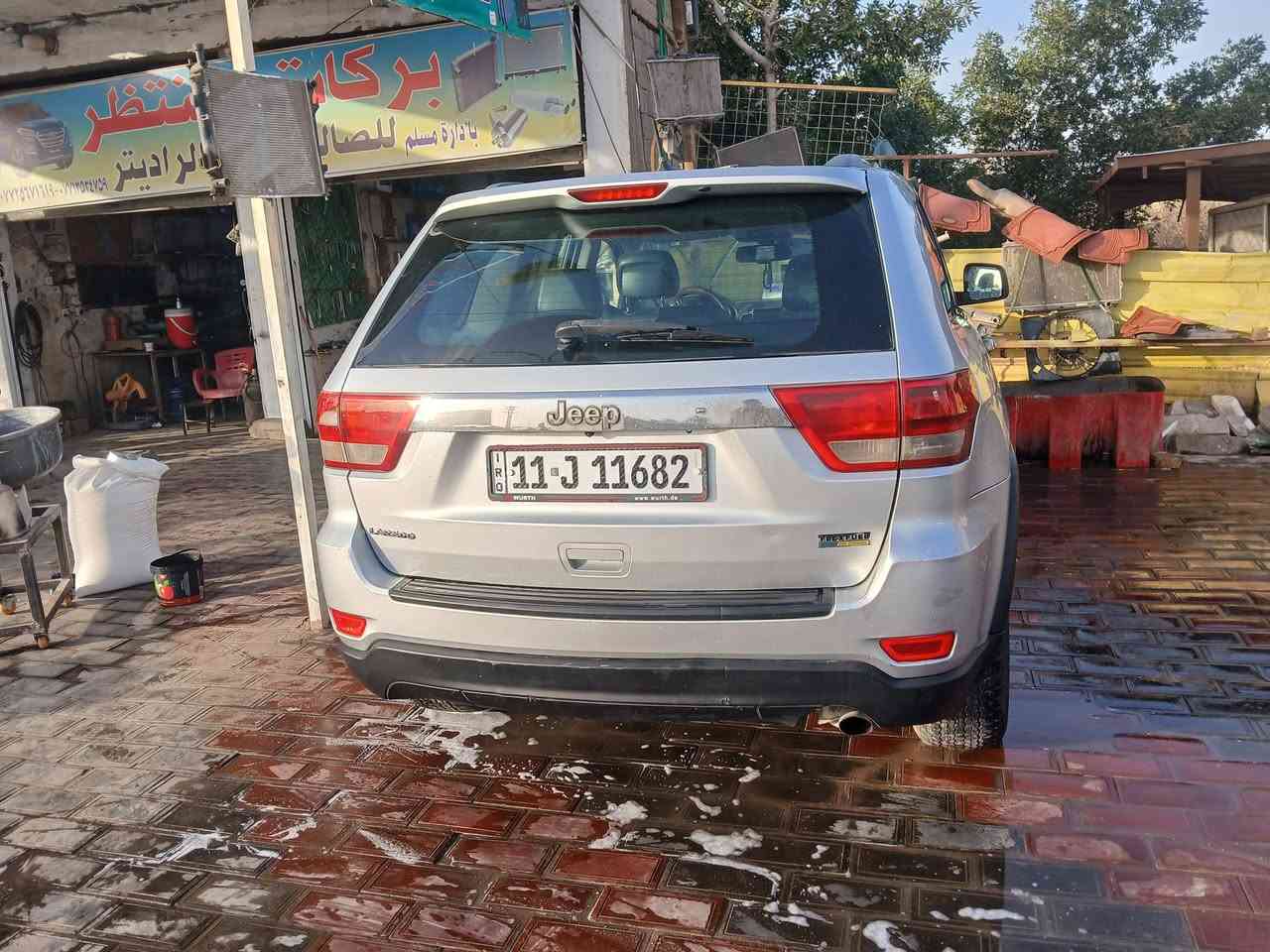 السلام عليكم
جيب كراند سيروكي للبيع 
لاريدو كير مكينه خير من الله 
حداديه جديده باتري دينمه وعبوت فيت بم جدد 
رصاصي السونار مرفوق 
مكاني كربلاء الهاتف ***********
وبيه مجال الشراي يتصل
#########
