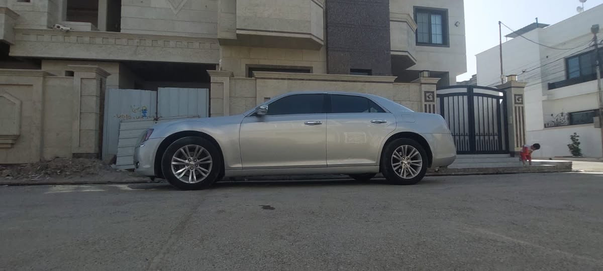 أوباما  كرايسلر 12 گير عصا محرك وگير وتبريد وتدفئه وگشر وكلشي جااااهز وارد كندي فول ومكفول جاهزة من جميع النواحي السعر 150 وبي مجال للجادين 

  واتساب واتصال للاستفسار ***********
