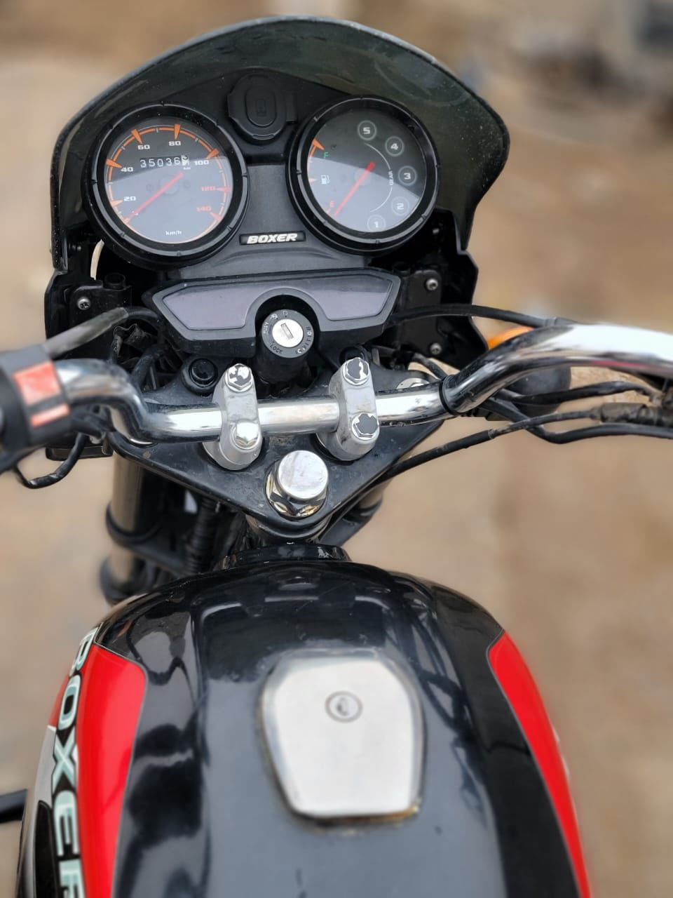 بوكسر ٢١ مرقم عربي ثاني يوم تحويل بعقوبه السعر ١٧٠٠ بيها مجال حكً الجيه اي نقوصات مابيها مجرد خيط تبخير / ***********
