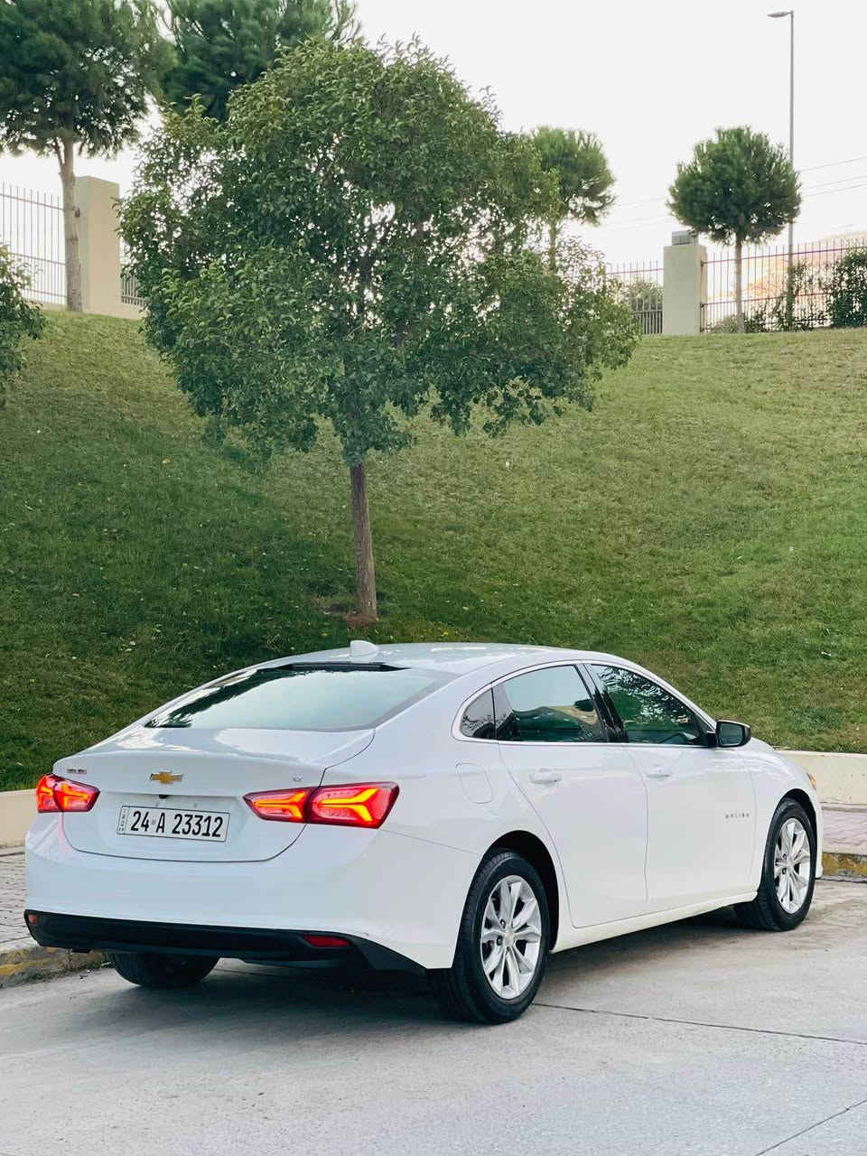 Chevrolet malibu 2019 LT 

مالیبۆ مۆدێل 2019 LT 
سەیارەیەکی زۆر جوان و بیانو بڕە 
١٥٠ هەزار ڕۆشتووە 
گێڕ و مەکینە و هەموو گیانی بە شەرت 
سەیارەکە بە کلین داغڵ بووە 
لێرە بۆنیدی گۆڕاوە بێ ناوگرتن و ئیرباگ بە شەرت 

مواسەفات : 

بەسمە 
دەرگا بەسمە 
شەغال 
شاشە گەورە 
کامێرا 
لایت پێش و دوا لید 
لایت عەدەسە و زینۆن 
ئۆتۆ هۆڵد 
ئۆتۆ ستارت ستۆپ 
کوشن کارەبا 
کوشن هیتەر 
ناو کرێمی 

زۆر مواسەفاتی تر 

سەیارەکە لە سلێمانییە 

نرخ : 115$ 

📞0772 531 4474 السليمانية, العراق
