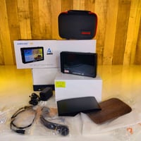 شاشة لمس • ٥.٥ بوصة • مدخل ومخرج HDMI