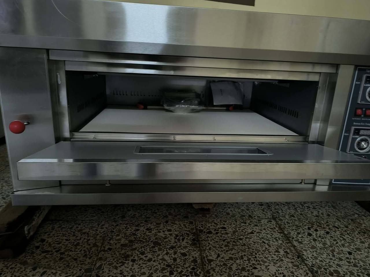 فرن معجنات او بيتزا كهربائي وغاز
الفرن جديد بالكارتون غير مستعمل العرض متر والعمق ٦٠ سنتم سعر الشراء ٨٠٠ الف
سعر البيع   ٧٠٠ الف


**إذا كنت صاحب هذا الإعلان وتريد حذفه لأي سبب، رجاءا أرسل رسالة إلى الدعم الفني**