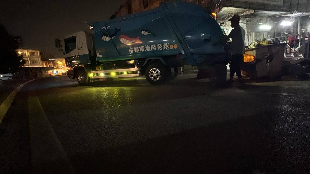 سلام عليكم كابسة شيطان خمسة سلندر كهربائي كبسة 10مكعب هية وخطهة شفتين. بشورجة سيارة شوفت عينك 
سعر سيارة 315/ستفسار ***********
