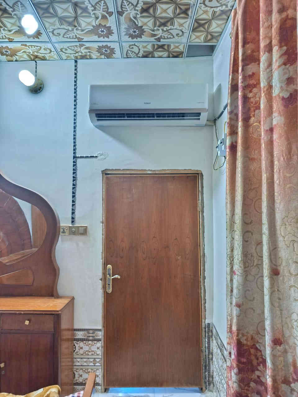 بيت للبيع طابو صرف  المساحه 100م طابقين بناء طابوك الموقع حي الشهيد المحراب يحتوي الطابق الاول على غرفه وصاله واستقبال ومطبخ وصحيات ويحتوي الطابق الثاني على غرفتين 
وصاله وصحيات السعر 105 مليون قابل للتفاوض للأستفسار مراجعه مكتب التعارف مقابل رشيد العامري او الأتصال ع الرقم ***********
