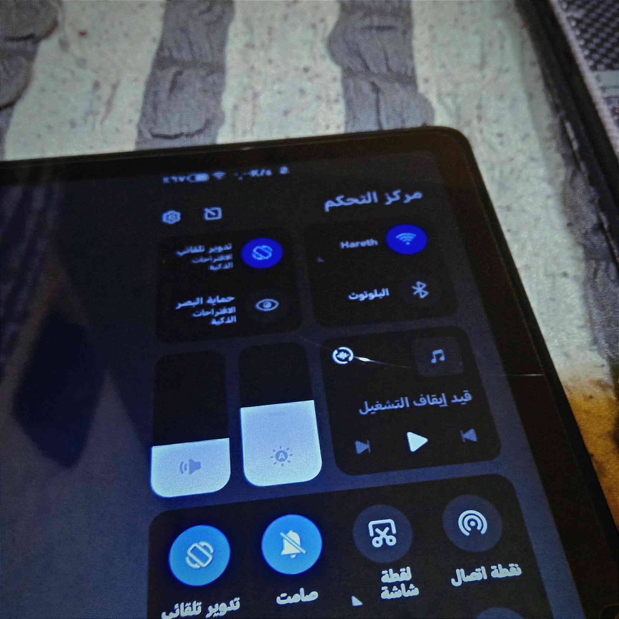 السلام عليكم ورحمه الله وبركاته
هونر باد x8a للبيع
ملحقات كامله شاحنه وكيبل وحافضتين ولزگة شاشه
كارتونة الجهاز موجوده وكلشي 
ما صار فتره من أخذته جديد ولهسه جديد
السعر 185 وبي مجال قليل
***********
عنواني بغداد المحموديه ناحية اللطيفيه
