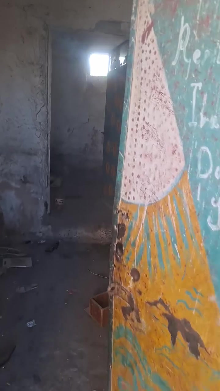 بيت تجاوز للبيع مقابل البانزينخانه المواصلات الجديده . كلشي قريب عليك سوق الشرطه الرابعه الري المواصلات قطر الندى المستوصف.السعر ٥  ملاين اتصل ع ***********
