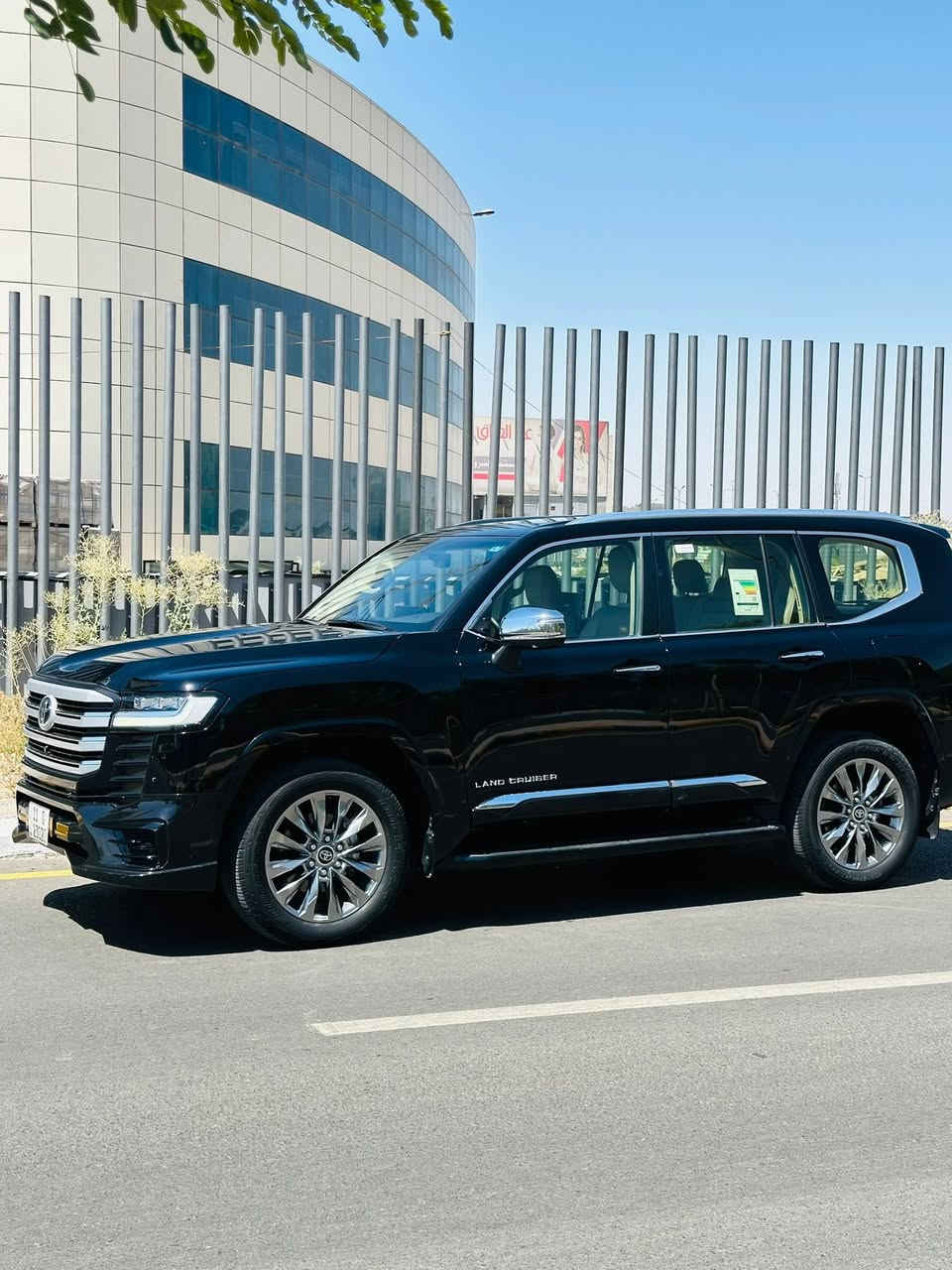 السلام عليكم
لاندكروز vx فول مواصفات رقم بغداد 
مديل 2024 ماشيه 43 الف
مكفوله كفاله عامه عدا شخوط بصيطه 
السعر 70$ قفل ومستعجل 
***********
