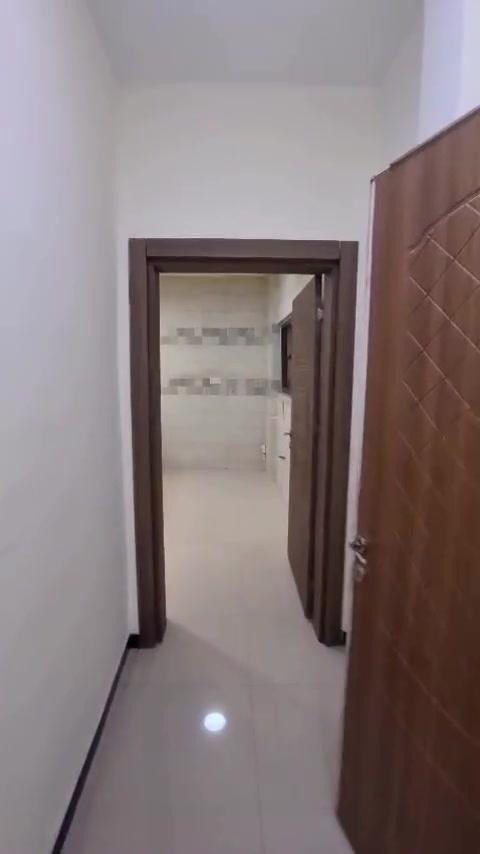 💵شقة للبيع – الكرادة / بغداد

📍 موقع مميز وحيوي في منطقة الكرادة

📐 مساحة الشقة: 85 متر

🏗️طابق 5 مصعد فقط وطنية 

🔹 تفاصيل الشقة:

• غرفتين نوم

• صالة مريحة

• مطبخ

• حمام

• تصميم عملي مناسب للعوائل والسكن الهادئ

✨ الشقة مرتبة ومناسبة للسكن أو الاستثمار

📞 للاستفسار والمعلومات أكثر:

***********

#شقق_للبيع #الكرادة #عقارات_بغداد #شقة_للبيع #بغداد
