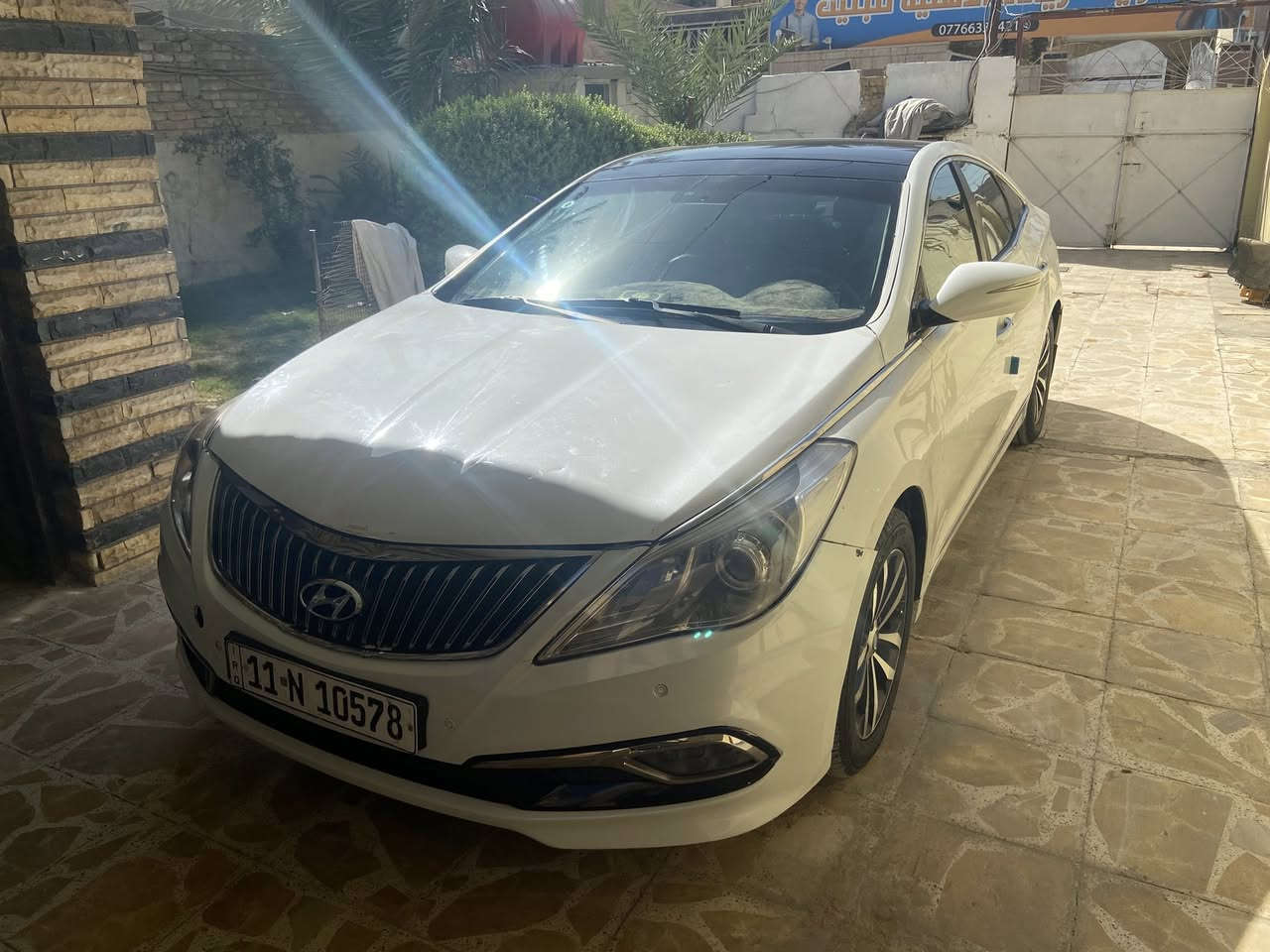 السلام عليكم 
ازيرا خليجي 2015 
رقم بغداد 
محرك 3000 سته سلندر 
حادث باب وجاملغ صفحه السايق 
مكاني  بغداد البلديات 
السعر 100
رقم الهاتف 
***********
