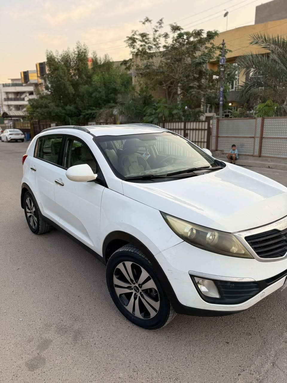 سبورتج موديل 2012 للبيع السياره خليجيه السياره بدون صبغ بيهه مكانات بارد ماشيه 70الف سونار مرفق بالمنشور السعر 135$
مكانهه البلديات 
رقم الهاتف ***********
