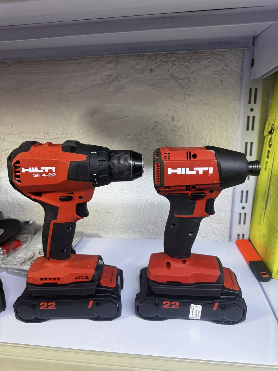 سلام عليكم اخوان 
هيلتي نورون اخو الجديد 
الشراري ايراسلني خاص او واتساب 
توصيل متوفر 
*********** واتساب
