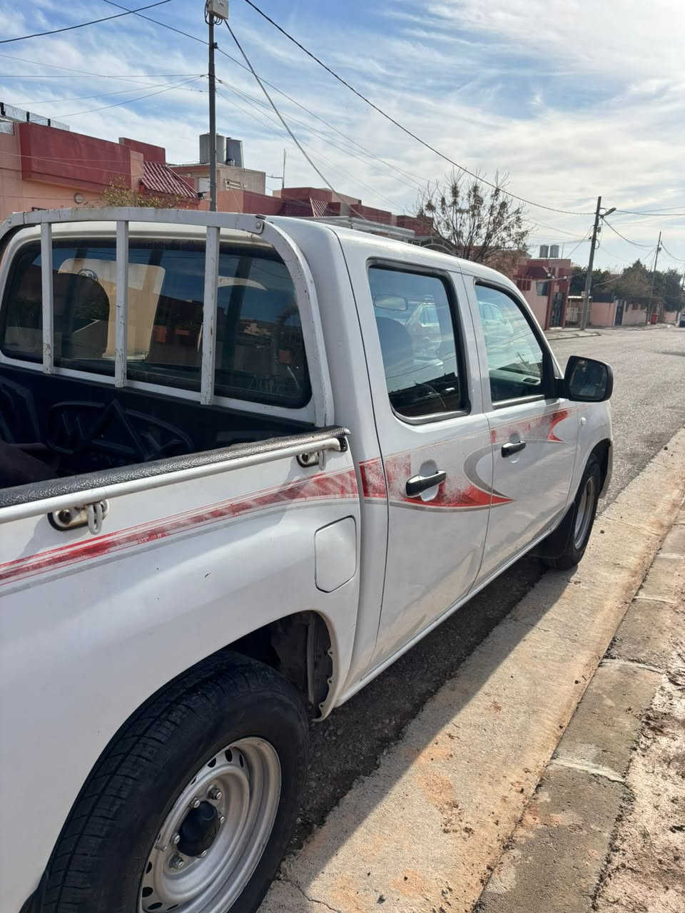 مازده موديل 2013
نوع BT_50
رقم اربيل تحويل ثاني يوم سياره مال جناي صارله من ٢٠١٣ كير عادي تخم تاير جديد محركه ٢٤٠٠ مكفول صبغ بدون معجون ل باب الخلفي صندوك باقي مكفوله من صبغ و معجون سياره بيه ملاحضات من طخات كما موضح ب صوره
مكان سياره اربيل بحركه
السعر/ ١١٠ بيه مجال ل طيبين 
*********** او ٠٨٥٠٧٠٥٥٦٨٥
